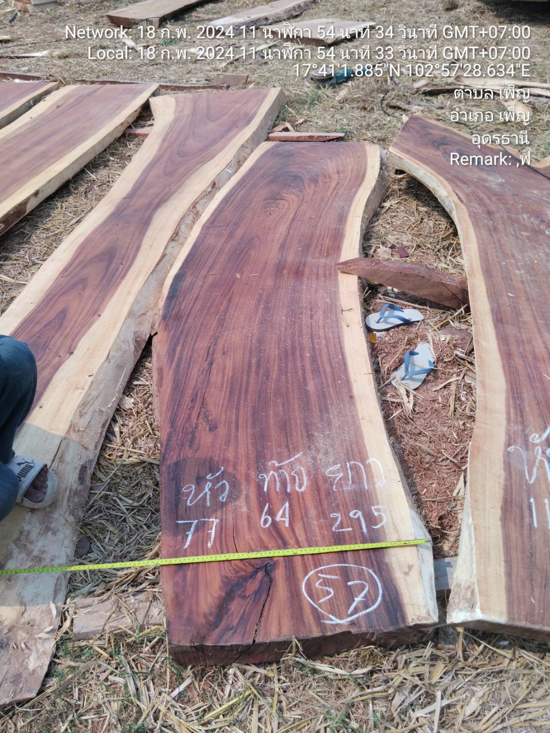 Tisch aus Akazienholz 57 - produziert in Thailand
