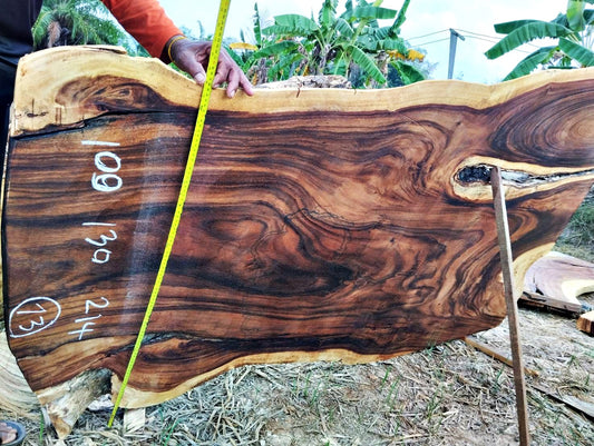 Tisch aus Akazienholz 13 - produziert in Thailand