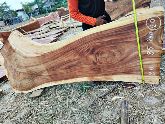 Tisch aus Akazienholz 20 - produziert in Thailand