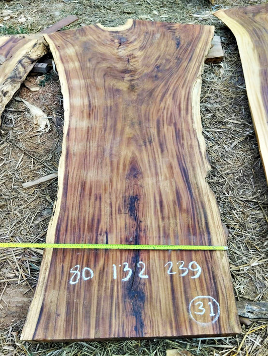Tisch aus Akazienholz 31 - produziert in Thailand