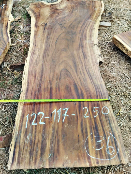 Tisch aus Akazienholz 36 - produziert in Thailand