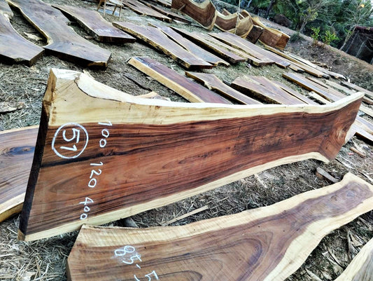 Tisch aus Akazienholz 51 - produziert in Thailand